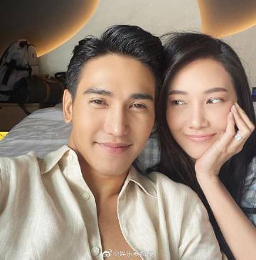 Nune Woranuch晒与Got Jirayu贴脸合照预告《马兜铃》回归引粉丝狂喜