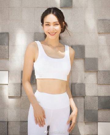 Min Pechaya开设新社交账号发耐人寻味内容 引发与男友感情生变猜测