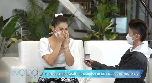 Jennie Panhan转发同性求婚新闻发声呼吁LGBTQ+法律保障 引发平权讨论热议