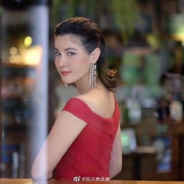 Tanya Tanyares丈夫三个月接种五剂新冠疫苗引关注 女方坦言担忧健康风险