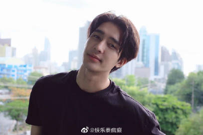 Earth Pirapat发起画作慈善拍卖计划 收入全数捐赠助力新冠患者