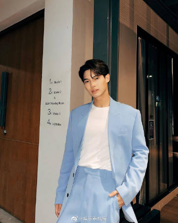 Win Metawin社交账号粉丝突破600万 粉丝发文庆祝话题登热搜