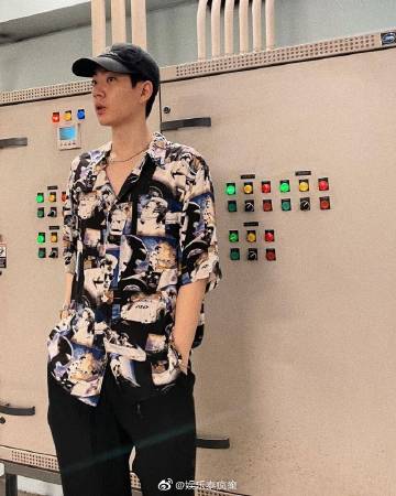 Off Jumpol社交账号粉丝突破300万 粉丝发文庆祝话题登泰推热搜冠军