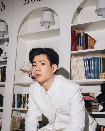 Off Jumpol社交账号粉丝突破300万 粉丝发文庆祝话题登泰推热搜冠军