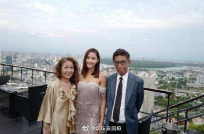 Pooklook Fonthip发文证实母亲离世 因摔伤头部住院多月仍不幸辞世