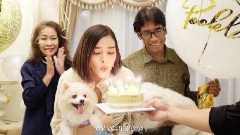 Pooklook Fonthip发文证实母亲离世 因摔伤头部住院多月仍不幸辞世