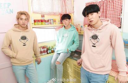 Yin Anan、War Wanarat及Prom Ratchapat捐赠医疗物资支援北标府医院助抗疫