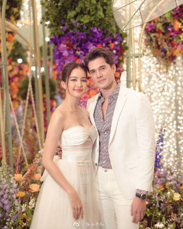 Bow Maylada发文疑似暗示分手并被曝取消关注 Mik Thongraya传情变引热议