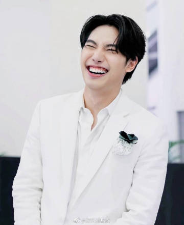 Max Nattapol误发旧影片引争议 后澄清并道歉称无意误导舆论