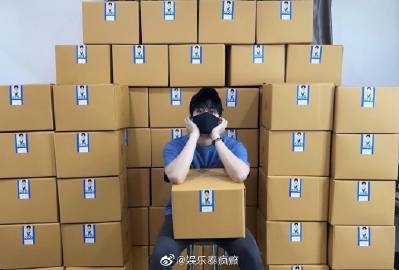 Mike Pirat再捐超1.1万口罩面罩 此前曾以儿子名义捐30万泰铢助医疗机构