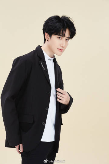 Mike Pirat再捐超1.1万口罩面罩 此前曾以儿子名义捐30万泰铢助医疗机构