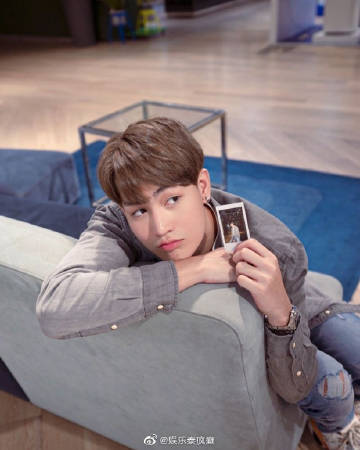 Toytoy审讯情绪崩溃致歉女友家属 律师拟申请保释遭警方拒绝移送监狱候审