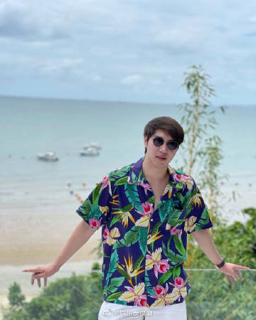 White Nawat发文称父母遭司机殴打事件 公开呼吁调取行车记录仪维权