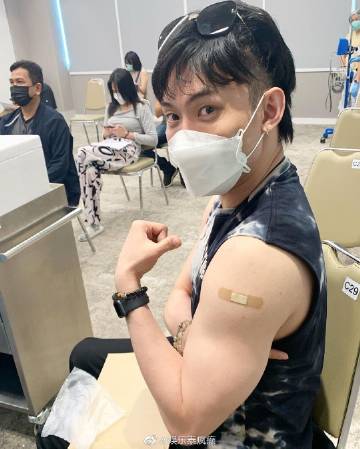 DJ Matoom再接种中国疫苗分享现场细节 接种日期与座位号引网友热议