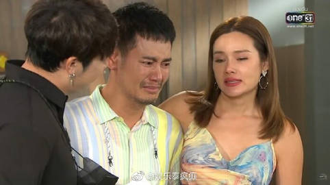 Aof Pongsak宣布离开《夏日菊花茶》引粉丝不舍 官方释出告别剧情片段