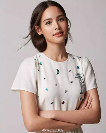 八卦博主爆料当红女星拍摄进度引争议 网友猜测身份指向多位艺人