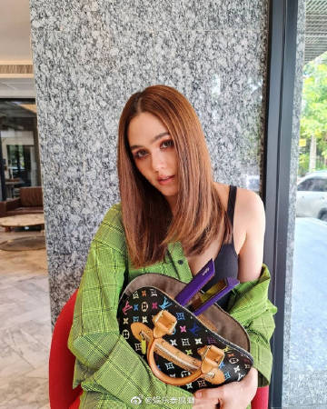 Chompoo Araya遭网民批评掉粉近5万仍坚持行善 再捐百万泰铢助儿童医院抗疫