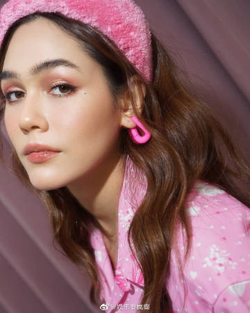 Chompoo Araya遭网民批评掉粉近5万仍坚持行善 再捐百万泰铢助儿童医院抗疫