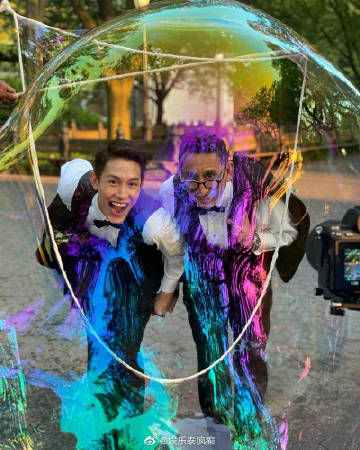 Guzbel Peerakorn与男友纽约完婚甜蜜放闪 LOVE IS LOVE引祝福