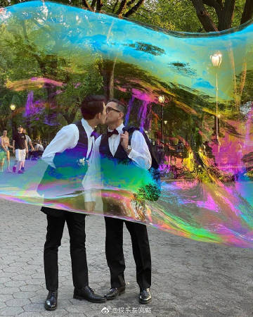 Guzbel Peerakorn与男友纽约完婚甜蜜放闪 LOVE IS LOVE引祝福