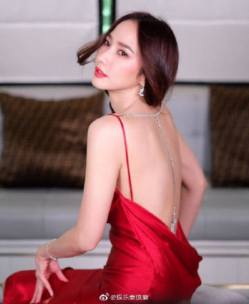 Aum Patchrapa社交账号突然转为私人引发关注 粉丝猜测或因舆论压力