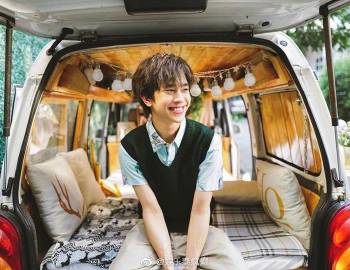 Fluke Pongsatorn25岁生日获全球粉丝祝福 生日话题登泰推热搜冠军