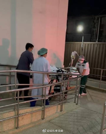 Pooklook母亲病重引发舆论争议 社交发文与就医过程遭网友讨论