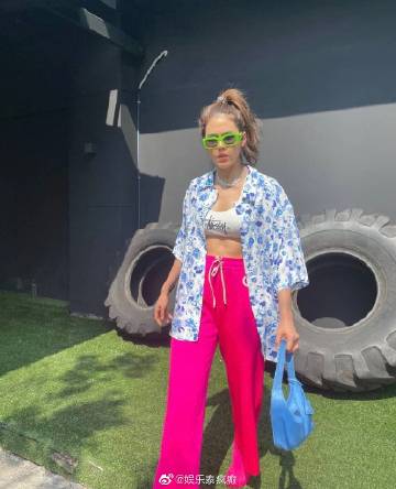 Chompoo Araya接种科兴疫苗引发争议 网络掀正反两派讨论与抵制风波