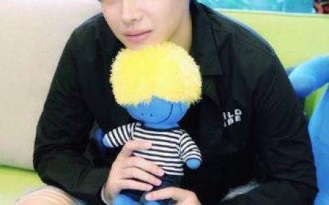 Peck Palitchoke卡通形象Piggy迎三周年 粉丝发起庆生话题登热搜冠军