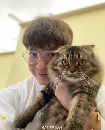 八台主持人曝光One频道股东名单 Bie Sukrit被指为第五大股东引热议