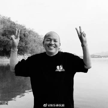 喜剧泰斗Kom Chauncheun因感染新冠肺炎离世享年64岁 女儿证实噩耗引关注