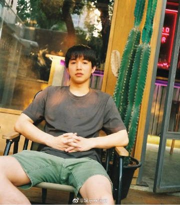 Ritz Rueangritz接种科兴疫苗后受访称无明显不适 美容诊所受疫情影响暂停营业