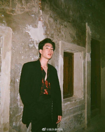 GMMTV通报Off Jumpol确诊新冠肺炎 无症状已入院治疗