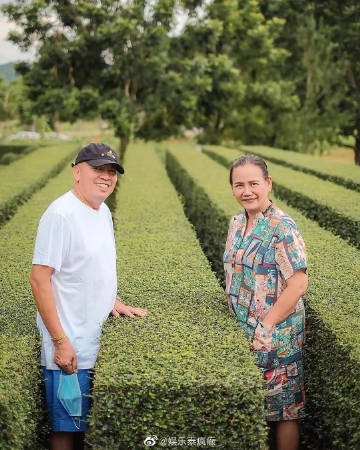 喜剧泰斗Kom Chauncheun确诊后转入重症治疗 家属更新近况引关注