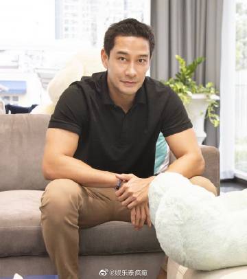 Pong Nawat确诊新冠肺炎发文证实 出现不适后检测呈阳性