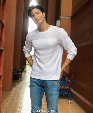 Mike Pattaradet31岁生日获粉丝应援惊喜 发文感谢支持与祝福