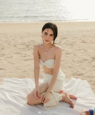 Mai Davika粉丝数突破1300万成泰国本土艺人第一 连发美照感谢支持