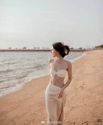 Mai Davika粉丝数突破1300万成泰国本土艺人第一 连发美照感谢支持