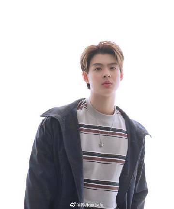 Saint Suppapong23岁生日登泰推热搜冠军 粉丝应援庆生活动引关注