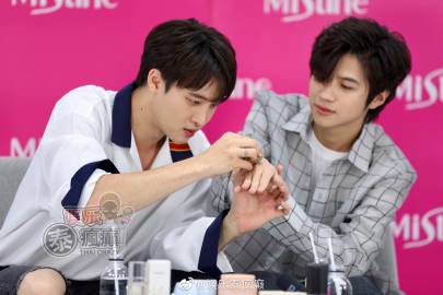 Mean Phiravich与Plan Rathavit直播互动谈未来合作计划 感谢中泰粉丝支持