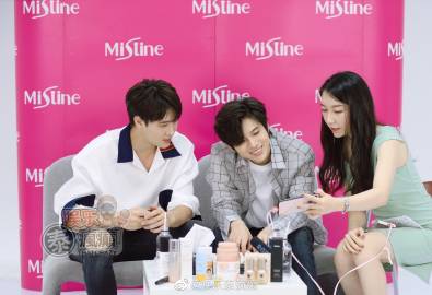 Mean Phiravich与Plan Rathavit直播互动谈未来合作计划 感谢中泰粉丝支持