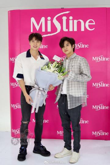 Mean Phiravich与Plan Rathavit直播互动谈未来合作计划 感谢中泰粉丝支持