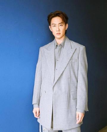 Captain Chonlathorn23岁生日获女友Ploy甜蜜祝福 年龄差14岁恋情受关注