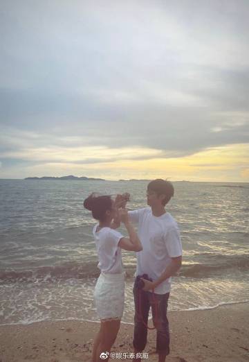 Gxxod Itthipat官宣与Richy Oranate恋情 引发粉丝祝福热议