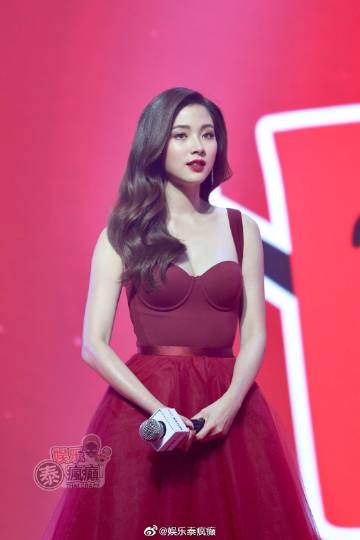 泰国民调公布2020最受欢迎艺人榜 Nadech、Pope、Sunny与Bella、Yaya居前列