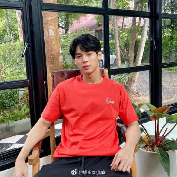 Win Metawin参与慈善活动 捐赠善款支持多家儿童与社会福利机构