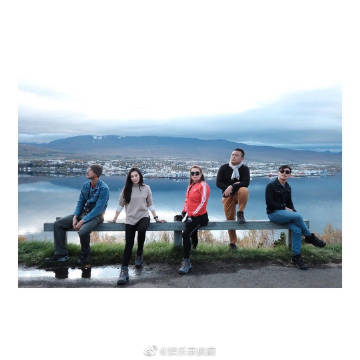 Weir与Bella分手传闻引热议 八卦爆料引发网友猜测