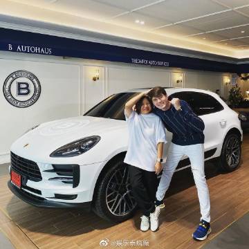 Mik Thongraya购入跑车作为新年礼物 约750万泰铢引粉丝关注