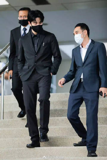 Mike Pirat与前任Sarah就子女问题调解破局 第三次协商将于1月进行