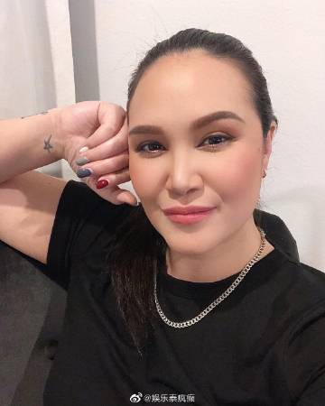 Tata Young节目中首度回应婚姻状况 承认已与丈夫分开并将共同抚养孩子